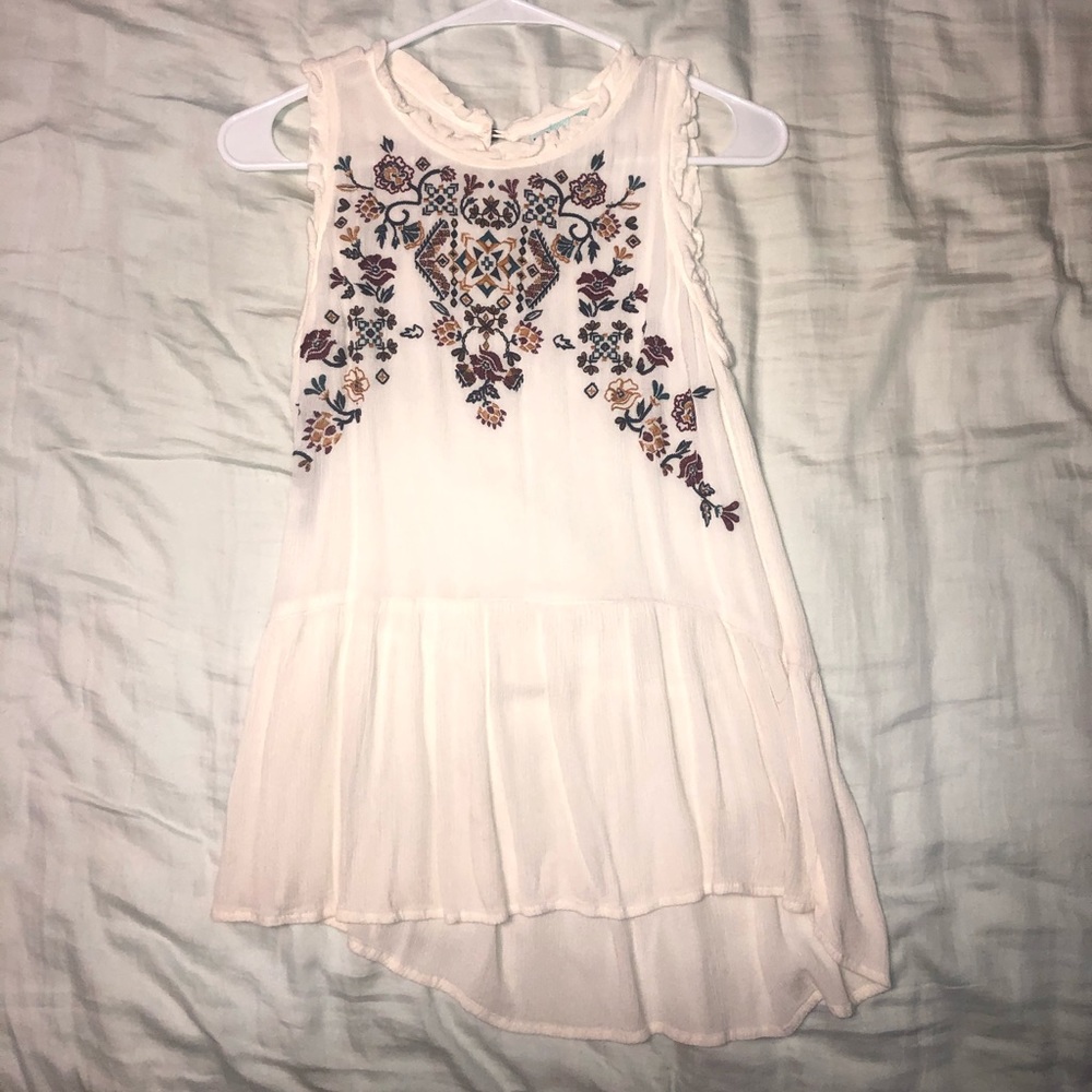 White cute summer/spring tang top!
